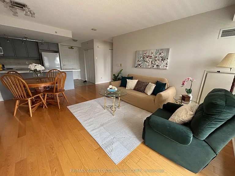350 Princess Royal Dr #1002 — Photo 19
