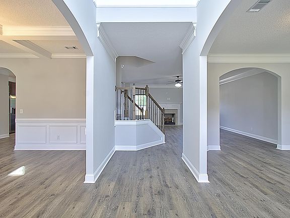 5th image of 185 Fairview Dr NE