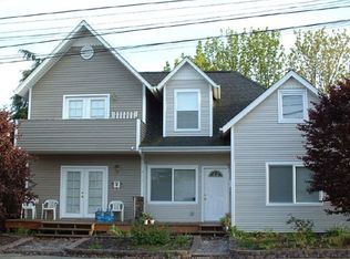 1409 NW 58th St APT B, Seattle, WA 98107