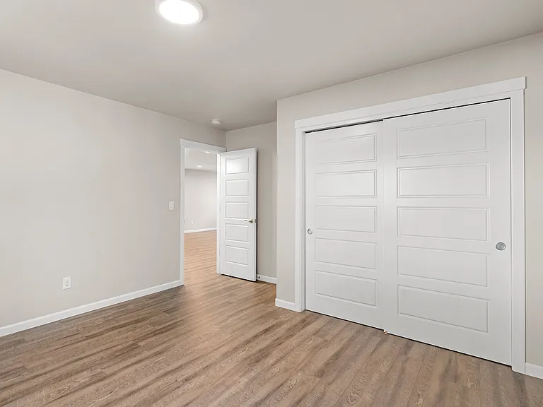459 Hudson Ln — Photo 7