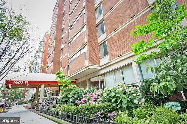 1420 N St NW — Photo 2