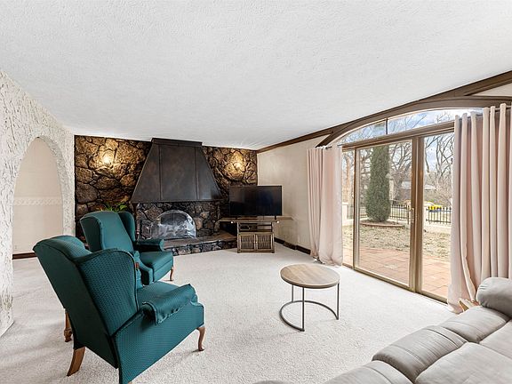 5th image of 2041 Ridgeview Rd