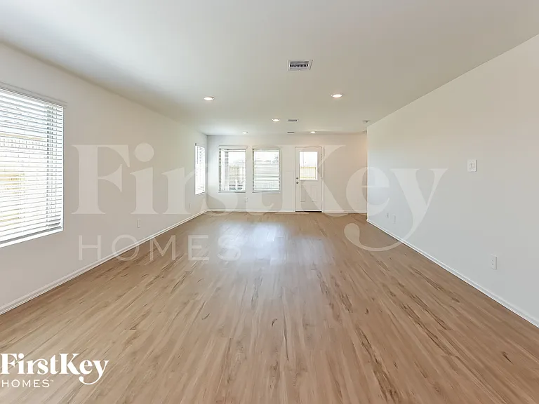 24215 Becker Hollow Ln — Photo 3