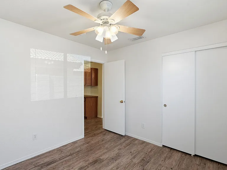 8621 W Shaw Butte Dr — Photo 23