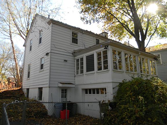 3rd image of 515 Fairview Cir