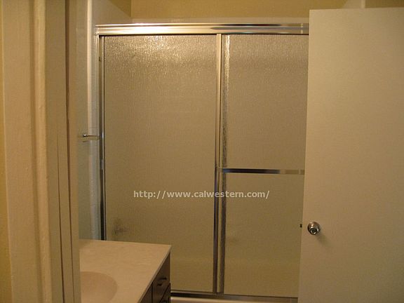4th image of 993 Zarick Dr