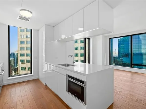 99 Hudson Street image 1 of 32