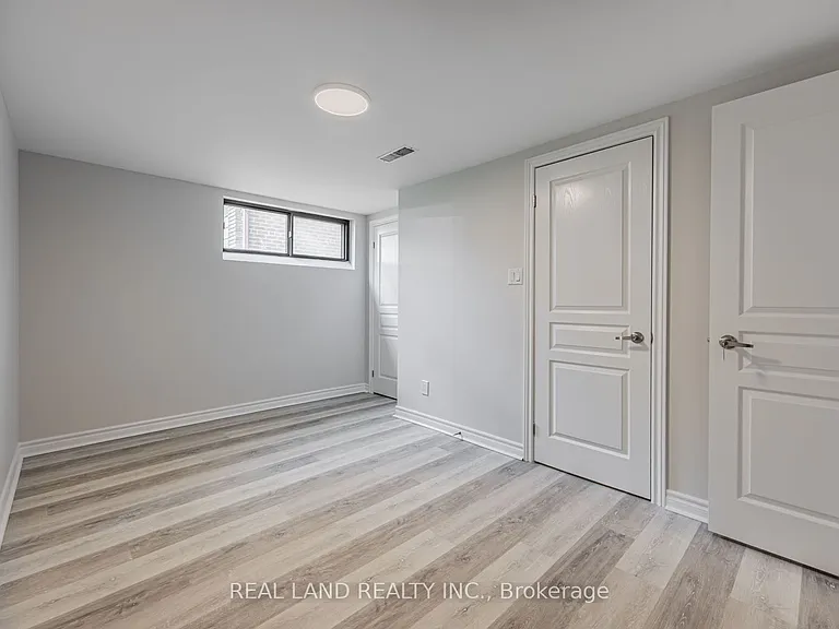 274 Timothy Ct #LOWER — Photo 16
