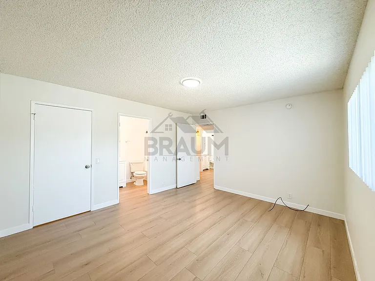 11007 Hartsook St #112 — Photo 26