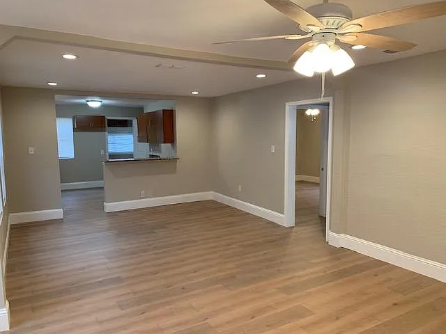 2306 Poplar St — Photo 12