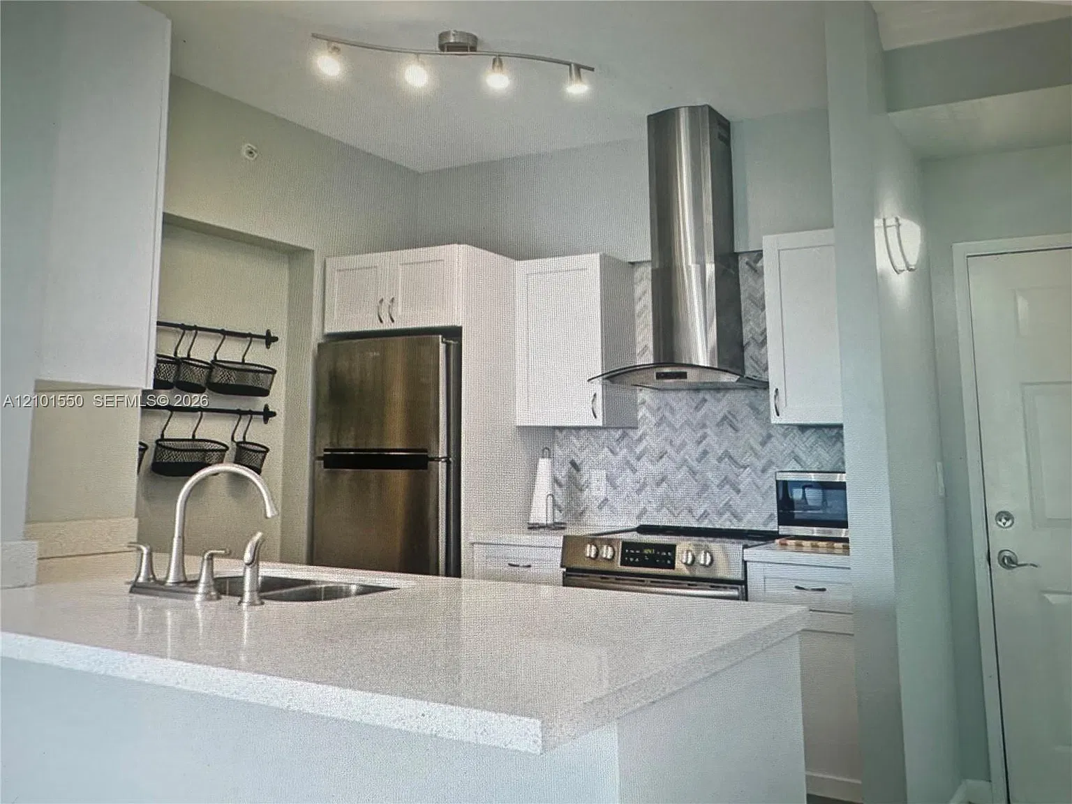 Regent Park Condo — Photo 2