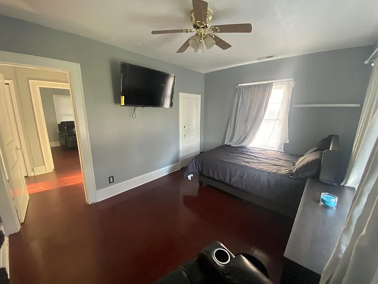 315 W 14th St #1 — Photo 7