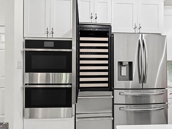 3rd image of 2865 Lenox Rd NE APT 211