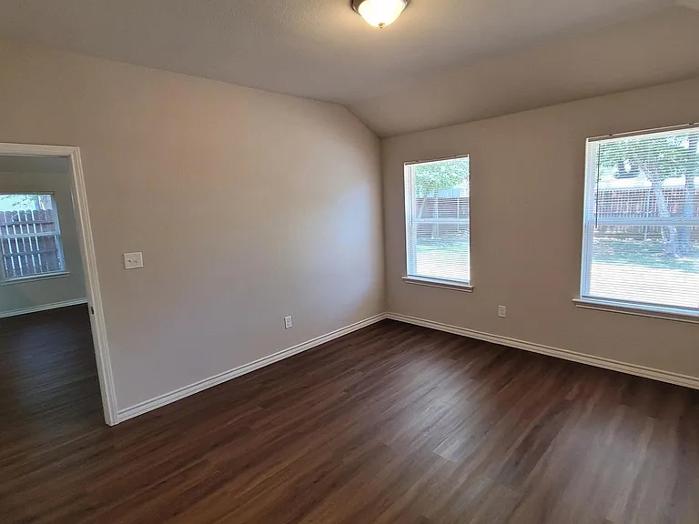 3417 Avenue G — Photo 9