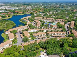 8355 Glenrose Way #113, Sarasota, FL 34238
