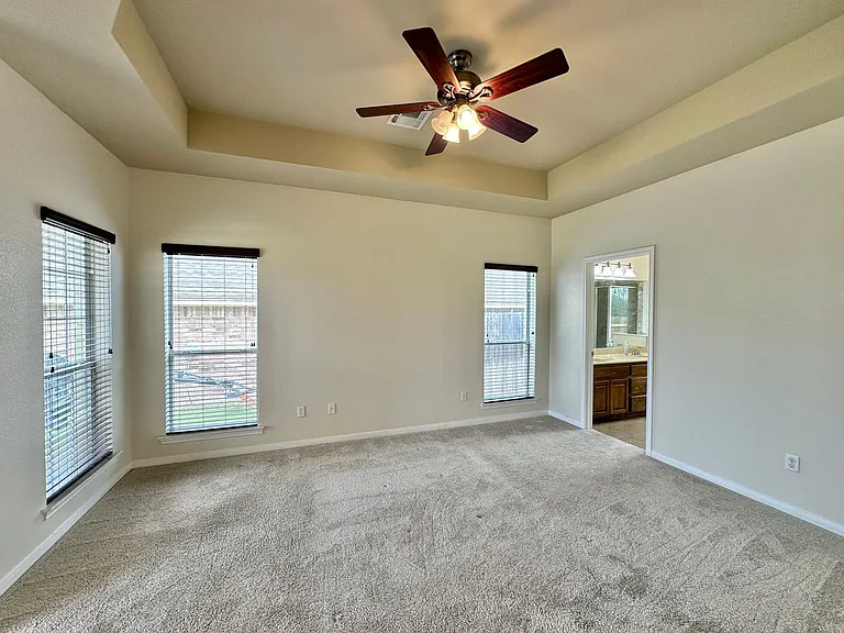705 Marshall Dr — Photo 17