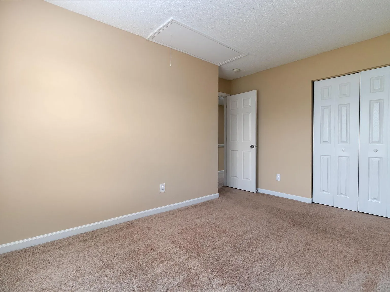 3 bed, 2.5 bath, 1540 sqft, $1,800 — Photo 4
