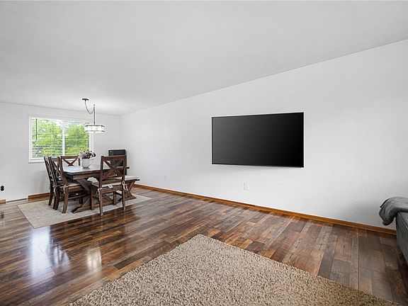 4th image of 1410 Schauffler Dr