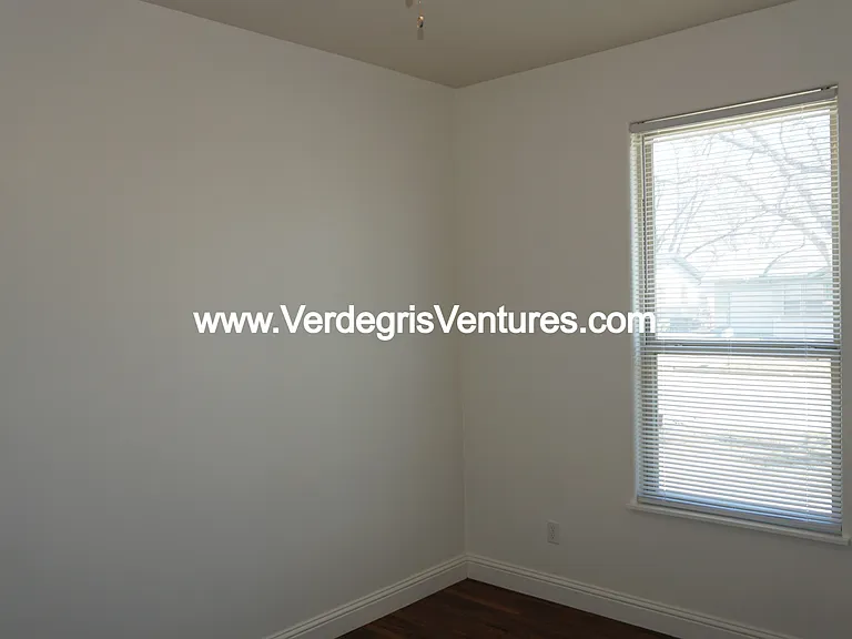 236 S Scott St #76028 — Photo 5