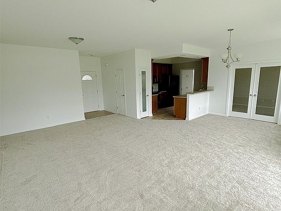 5th image of 18 NE Mulberry Court
