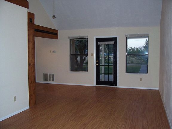 2nd image of 112 Roosevelt Ave