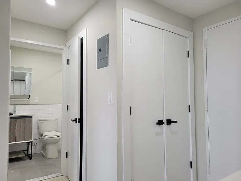 829 Greenwood Ave #3J — Photo 8