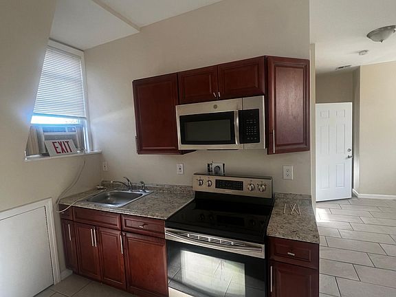 2nd image of 149 Seymour Ave Floor 3