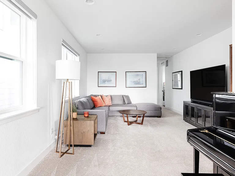 6010 N Perth St — Photo 14