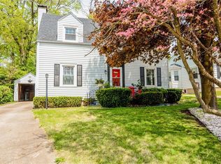 1274 E Lake Shore Dr, Decatur, IL 62521