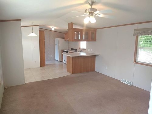 3rd image of 2909 Arbutus St