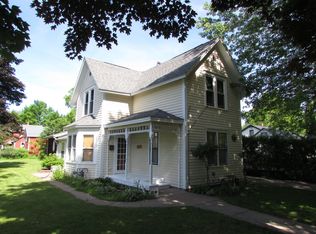 123 Pine St, Waupaca, WI 54981