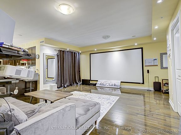 5th image of 9255 Jane St #1105