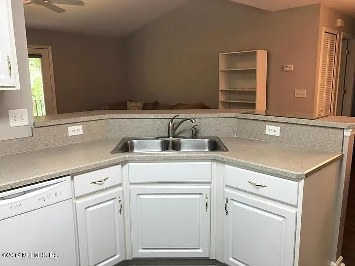 13715 Richmond Park Dr N #808 — Photo 6