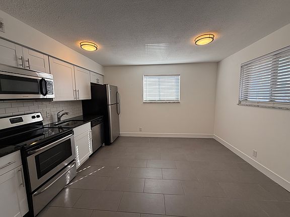 3rd image of 2701 Limit Ave APT D
