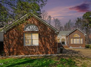 106 Stokesay Ct, Cary, NC 27513