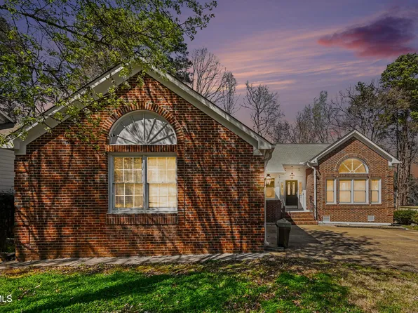 106 Stokesay Ct, Cary, NC 27513