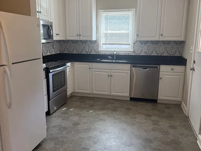 1011 W Wendover Ave — Photo 4