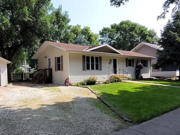 410 W 3rd St, Sanborn, IA 51248