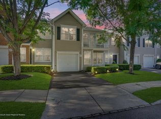 67 Sunningdale Cir, Manalapan, NJ 07726