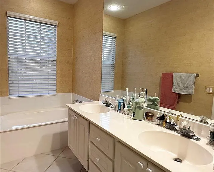 5601 Cove Cir — Photo 28