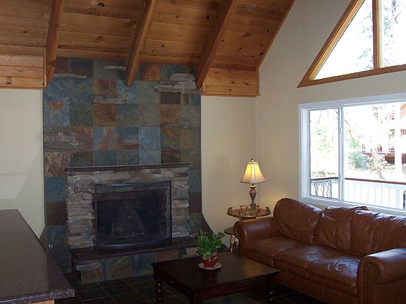 4th image of 470 Fox Dr