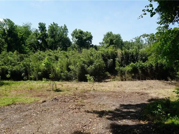 1 E Lebanon St, Mount Airy, NC 27030