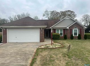 112 Tanner Ridge Cir, New Market, AL 35761