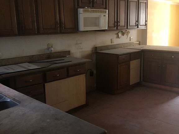 2nd image of 302 1/2 4th St