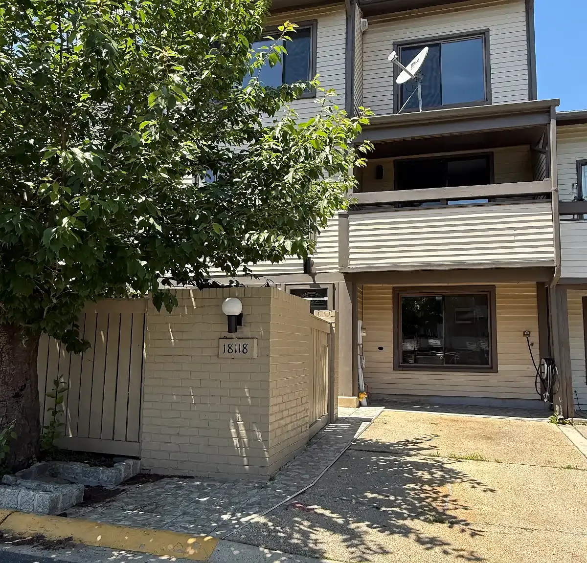 3 bed, 1593 sqft, $2,700 — Photo 1