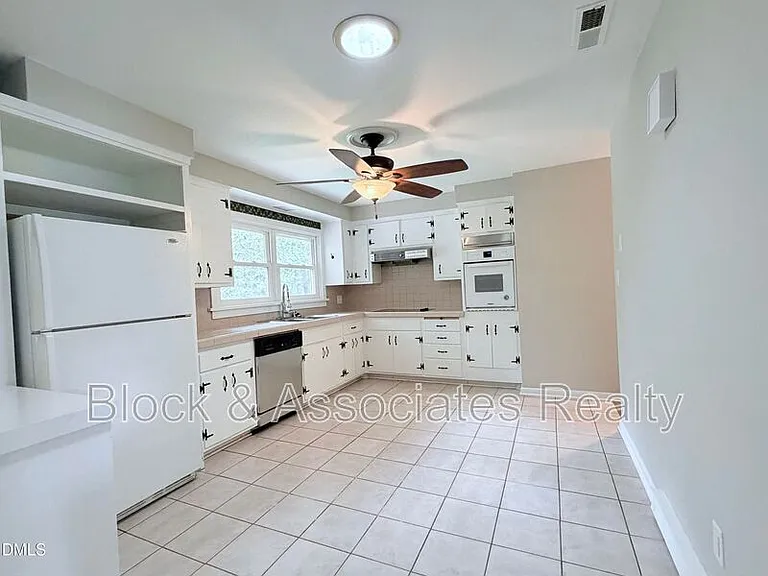 405 N Main St — Photo 7