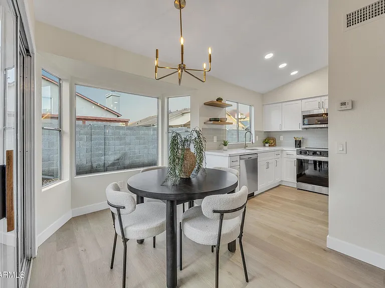 8830 W Saint John Rd — Photo 9