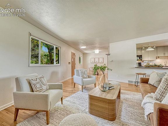 4th image of 2103 Paseo Rd