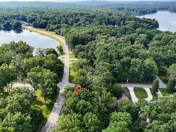 5th image of 120 Lakeview Dr