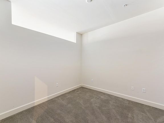 4th image of 1295 Chesapeake Ave APT 209